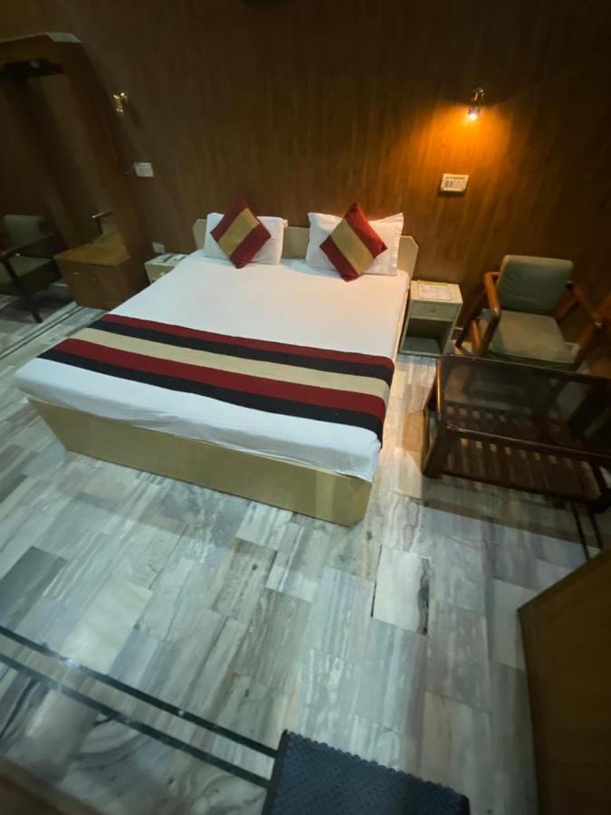 Lavi Hotel Hari Darshan - 10 Meter From Golden Temple Amritsar Exterior foto