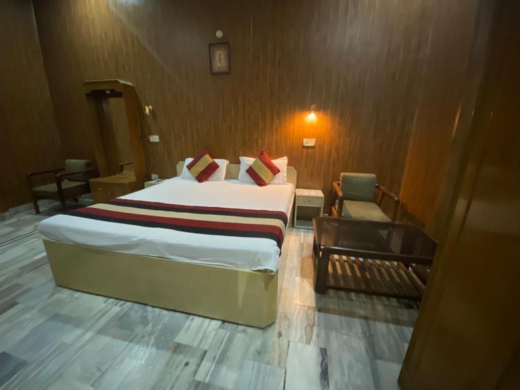 Lavi Hotel Hari Darshan - 10 Meter From Golden Temple Amritsar Exterior foto