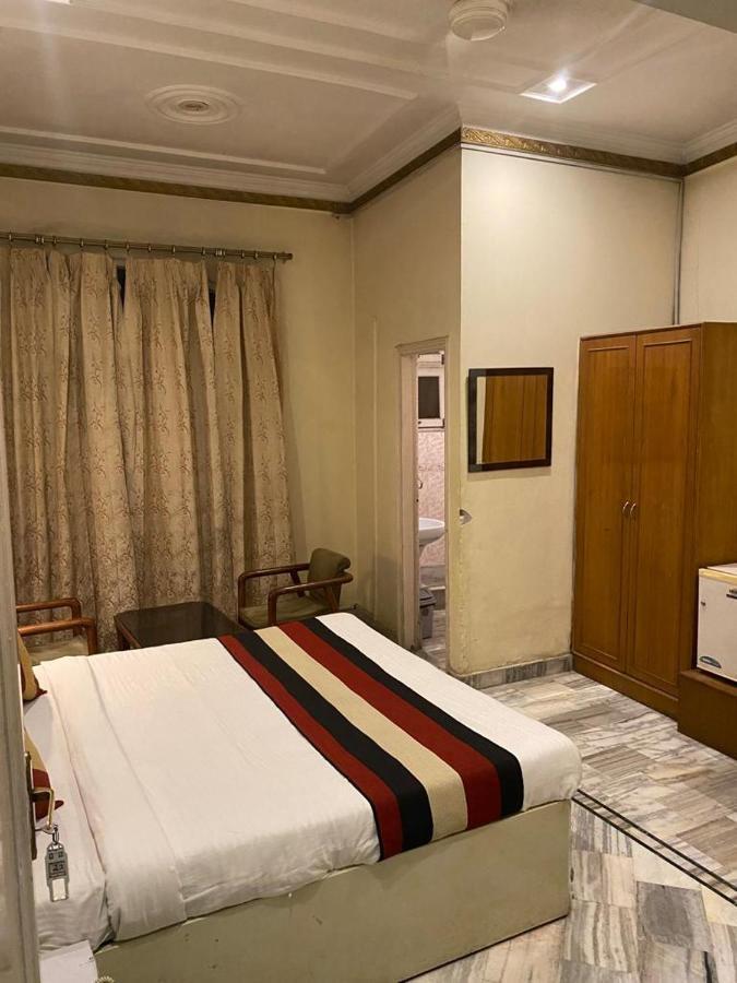 Lavi Hotel Hari Darshan - 10 Meter From Golden Temple Amritsar Exterior foto